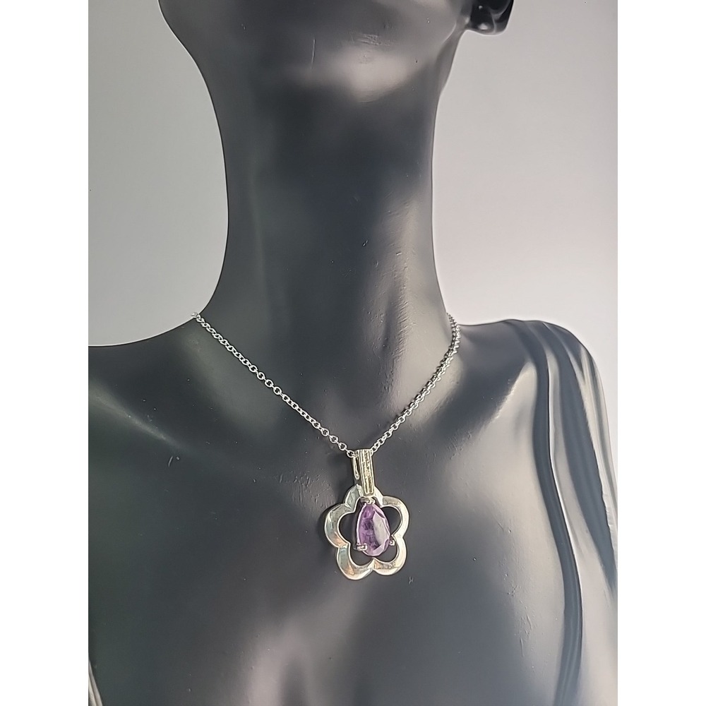 Vintage Silver Tone Quatrefoil Flower Pendant Necklace Purple Teardrop Stone - Picture 3 of 11